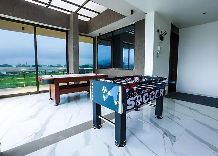 Luxury 6Bhk Heated Pool Discotheque Villa In Igatpuri